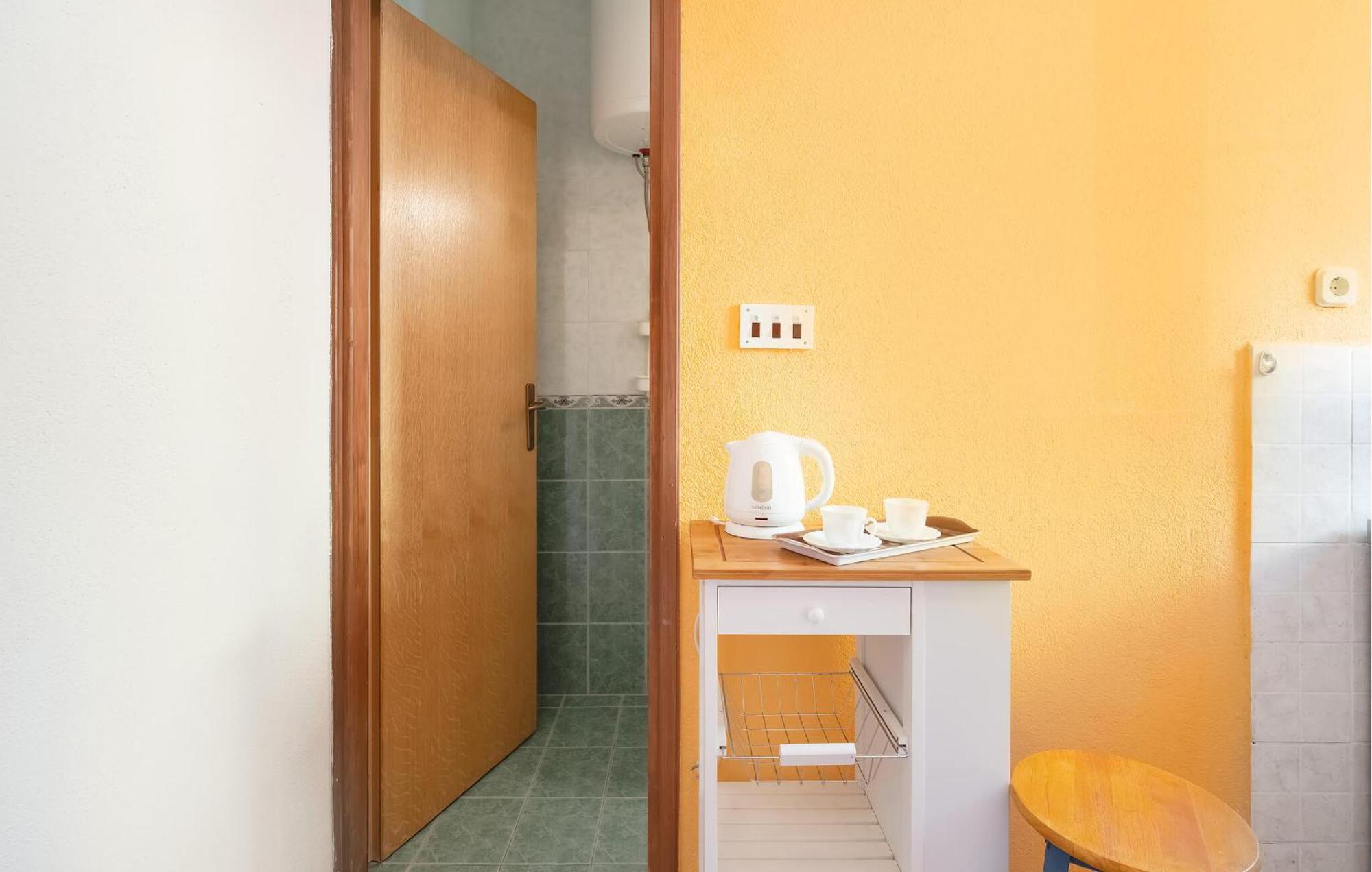 Lovely Apartment In Primosten With Kitchen 외부 사진